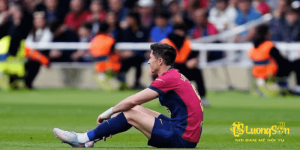 Barcelona xác nhận ca chấn thương nghiêm trọng hủy hoại tham vọng vô địch khi Lewandowski phải ngồi ngoài 3 tuần.
